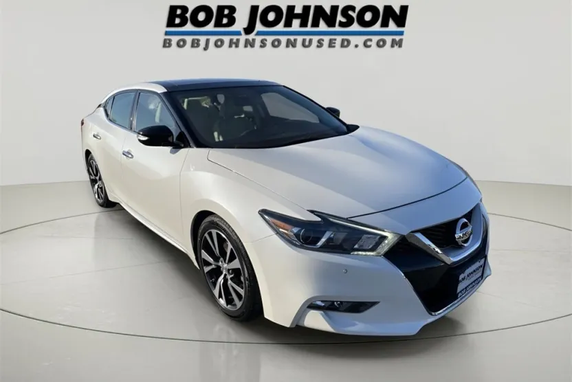 2017 Nissan Maxima SL photo 1
