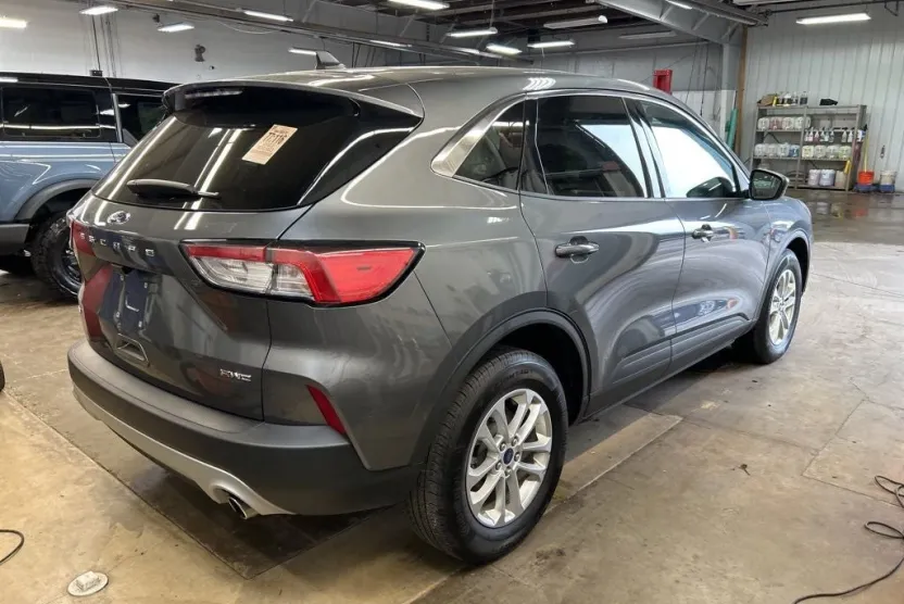 2022 Ford Escape SE photo 1