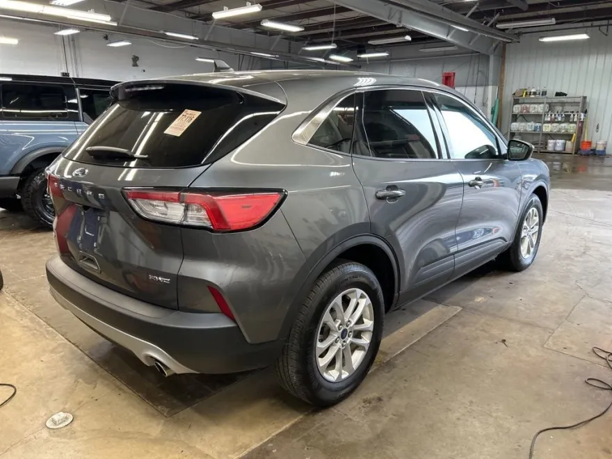 2022 Ford Escape SE photo 1