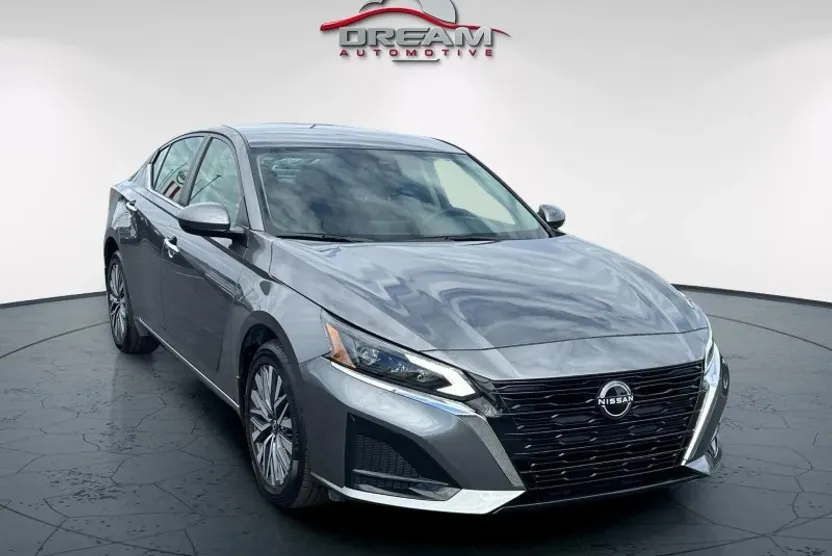 2023 Nissan Altima 2.5 SV photo 1
