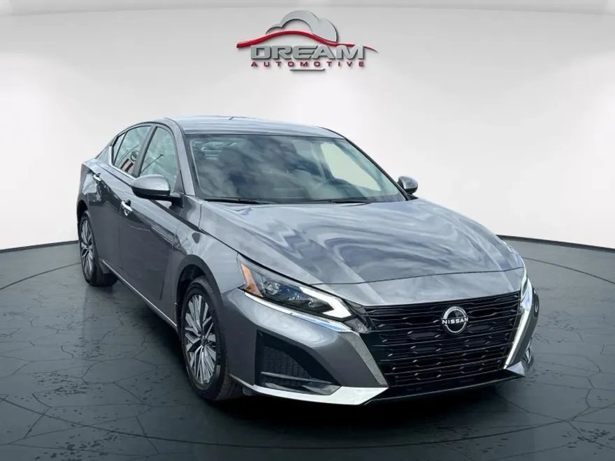 2023 Nissan Altima 2.5 SV photo 1