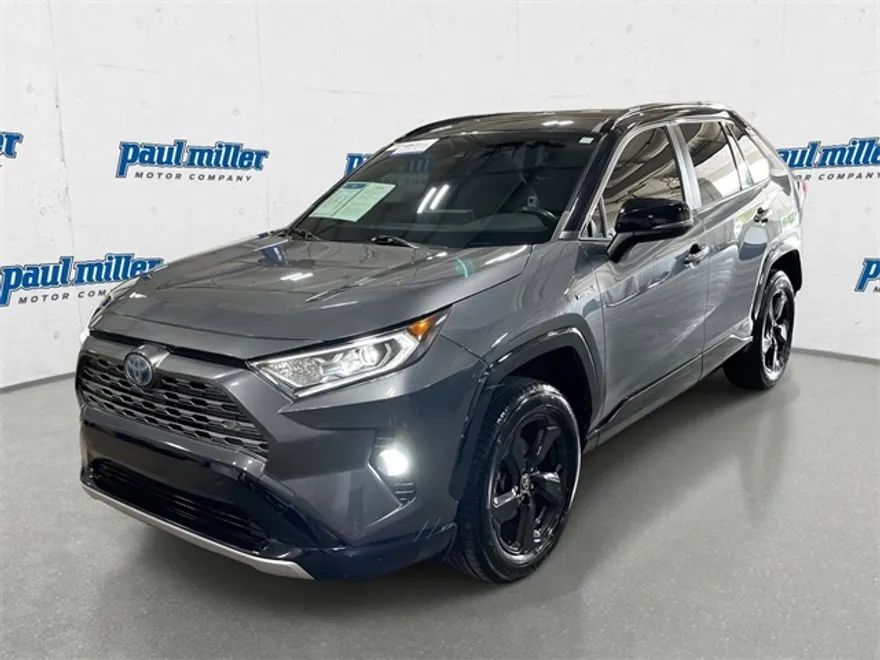 2019 Toyota RAV4 Hybrid XSE photo 1