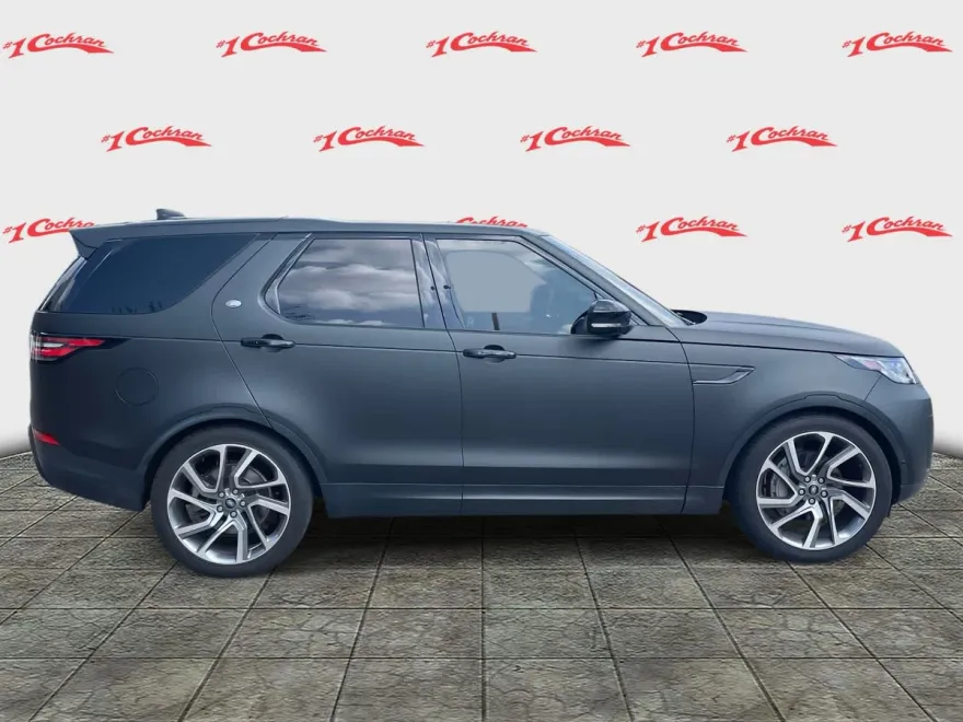 2020 Land Rover Discovery HSE Luxury photo 1