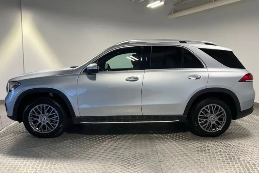 2023 Mercedes Benz GLE 450 4MATIC photo 1