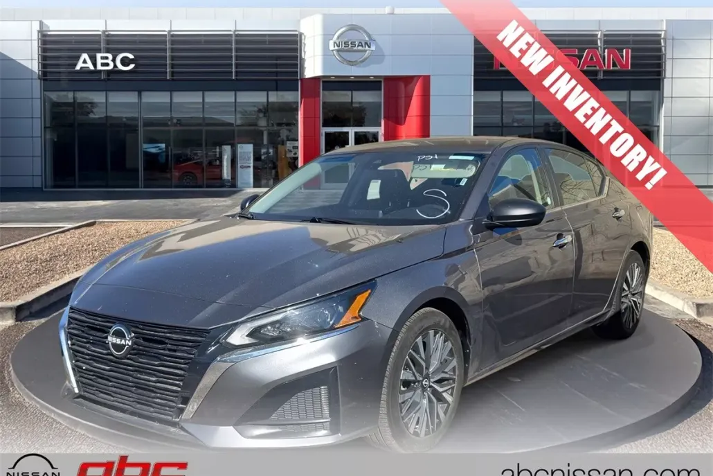 2024 Nissan Altima 2.5 SV photo 1