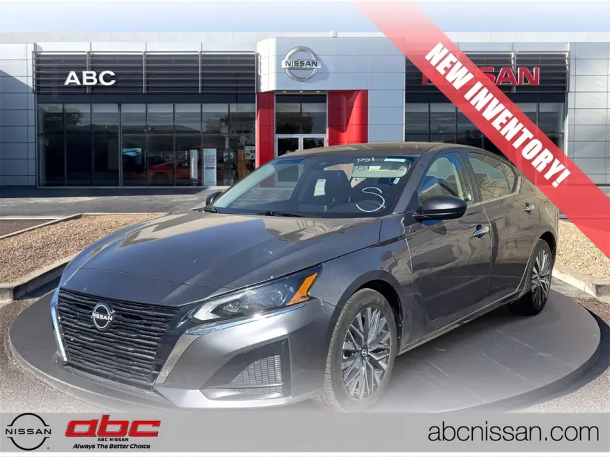 2024 Nissan Altima 2.5 SV photo 1