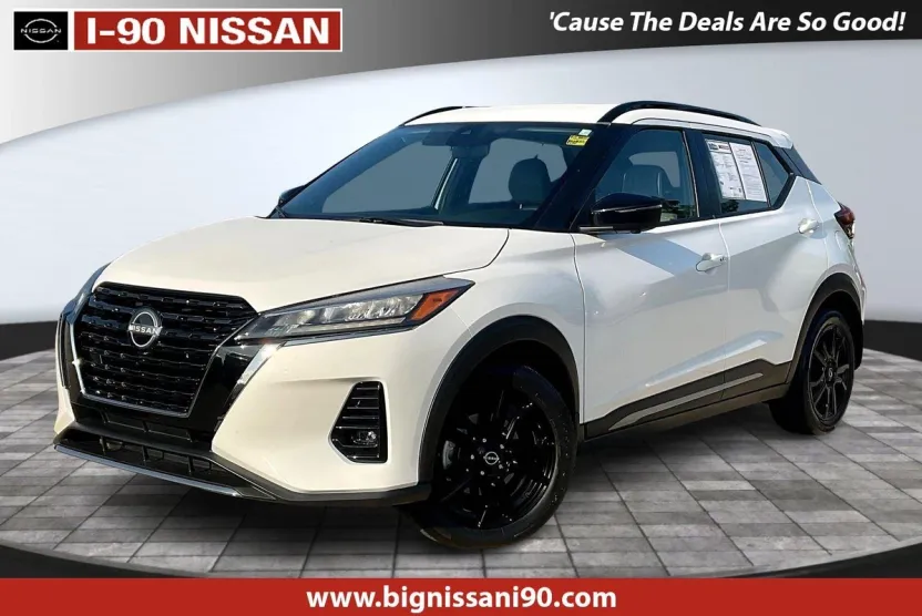 2023 Nissan Kicks SR photo 1