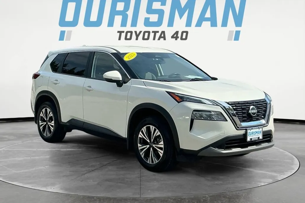 2023 Nissan Rogue SV photo 1