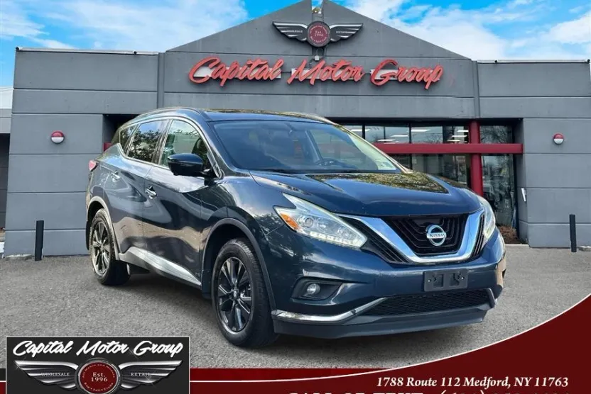 2017 Nissan Murano SV photo 1