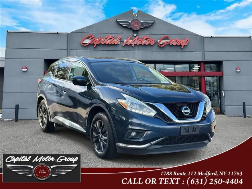 2017 Nissan Murano SV photo 1
