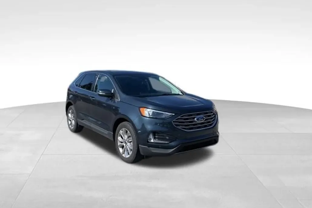 2024 Ford Edge Titanium photo 1