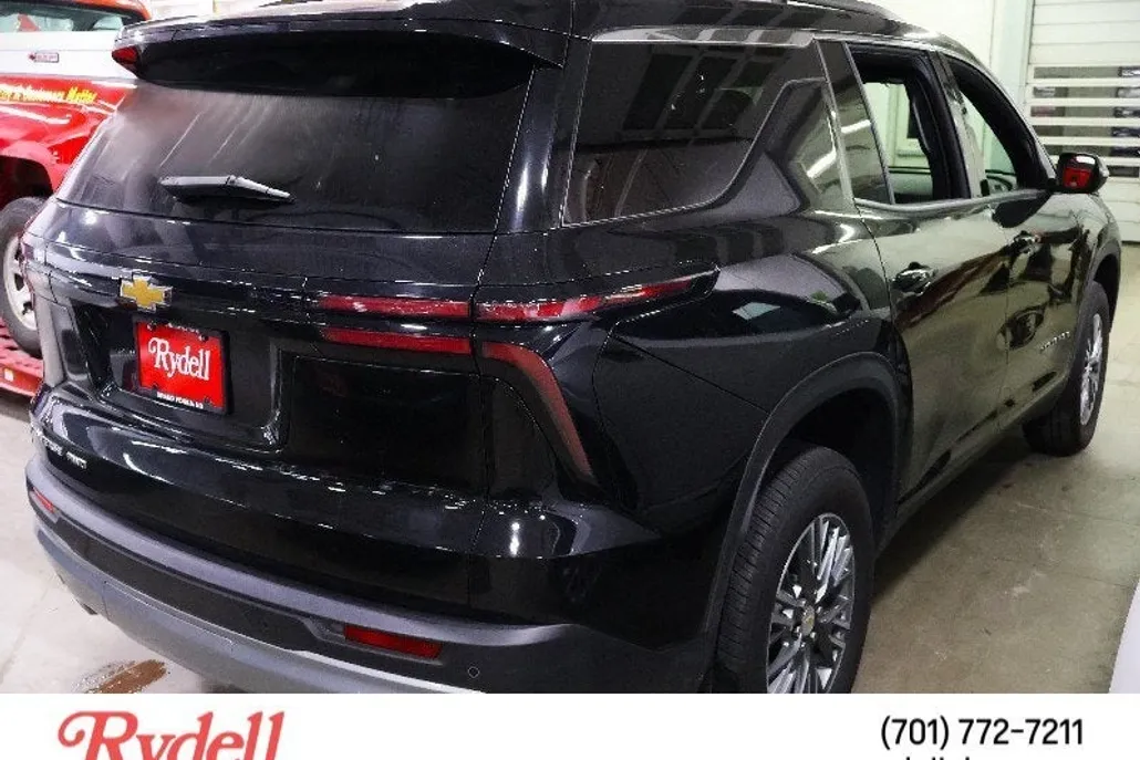 2025 Chevrolet Traverse photo 1
