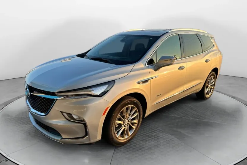 2022 Buick Enclave Avenir photo 1