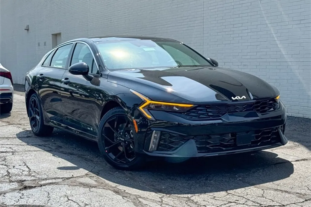 2026 Kia K5 GT-Line photo 1