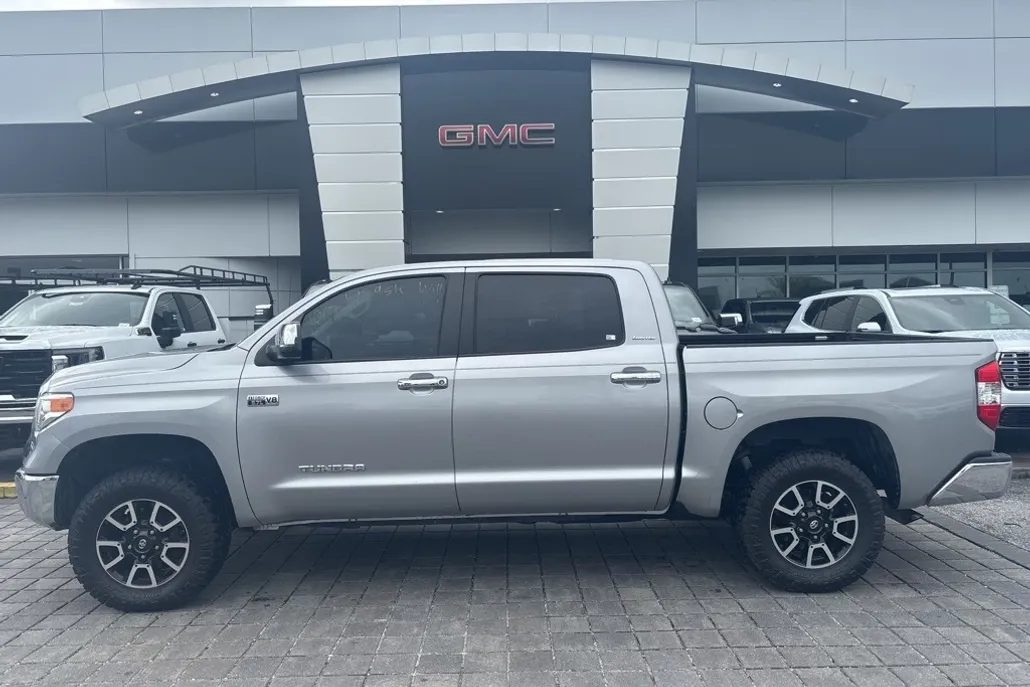 2017 Toyota Tundra Limited photo 1