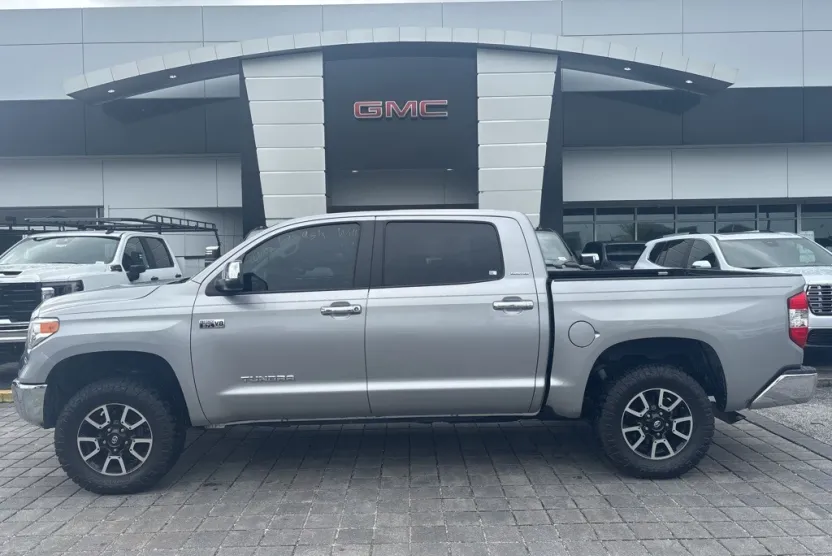 2017 Toyota Tundra Limited photo 1