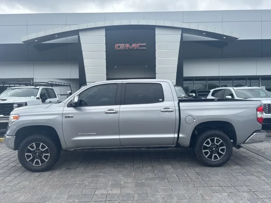 2017 Toyota Tundra Limited photo 1