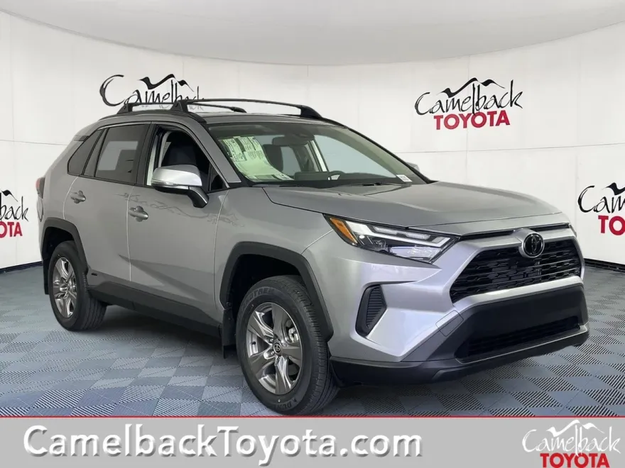 2025 Toyota RAV4 Hybrid XLE photo 1