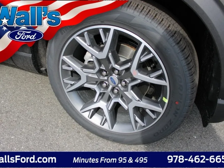 2025 Ford Explorer Platinum photo 1