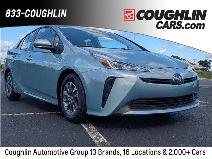 2021 Toyota Prius Limited photo 1