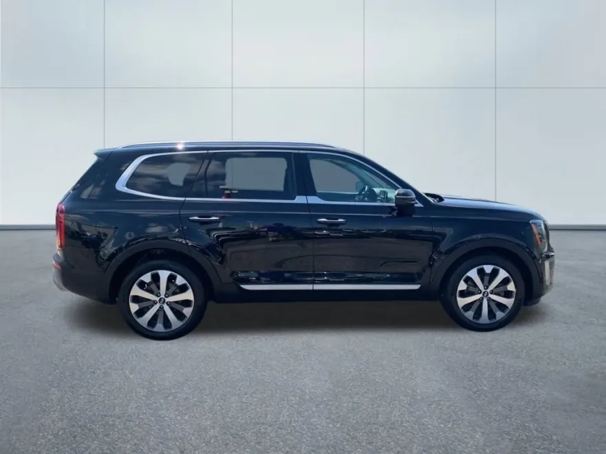 2021 Kia Telluride S photo 1