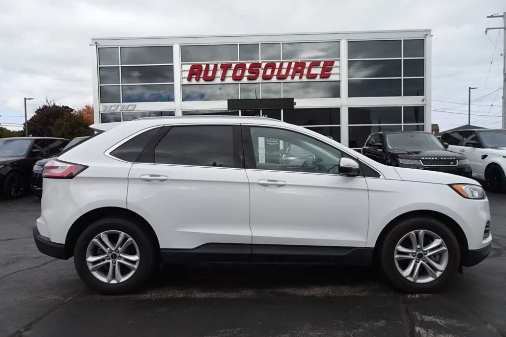 2020 Ford Edge SEL photo 1