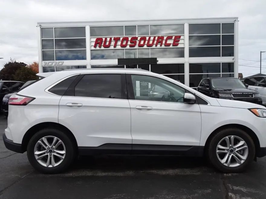 2020 Ford Edge SEL photo 1