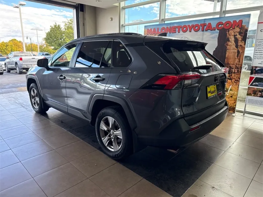 2024 Toyota RAV4 Hybrid LE photo 1