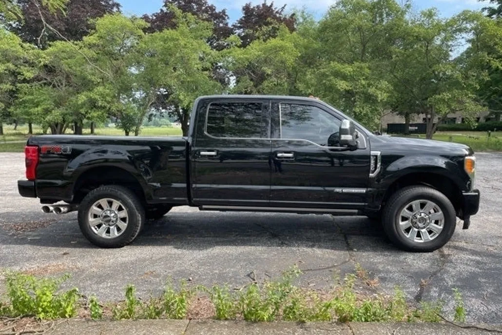 2018 Ford F-250 Platinum photo 1