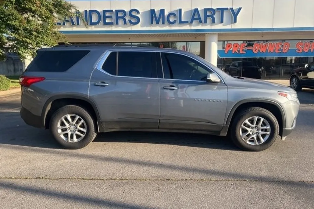2021 Chevrolet Traverse Cloth photo 1