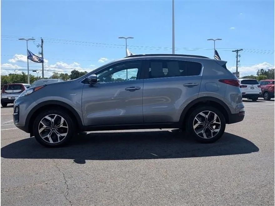 2022 Kia Sportage EX photo 1