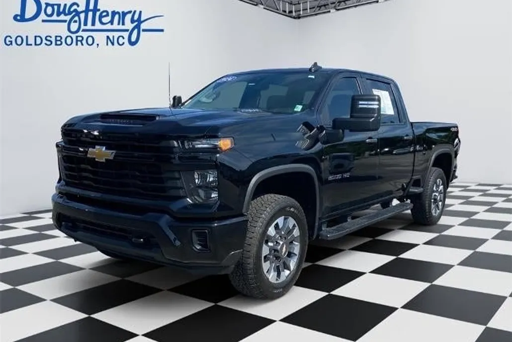 2024 Chevrolet Silverado 2500HD Custom photo 1