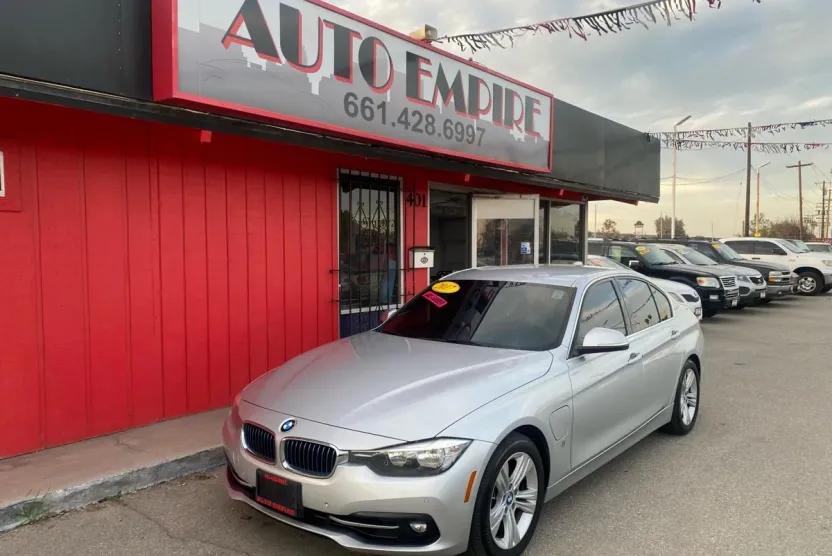 2017 Bmw 330e 3-Series photo 1