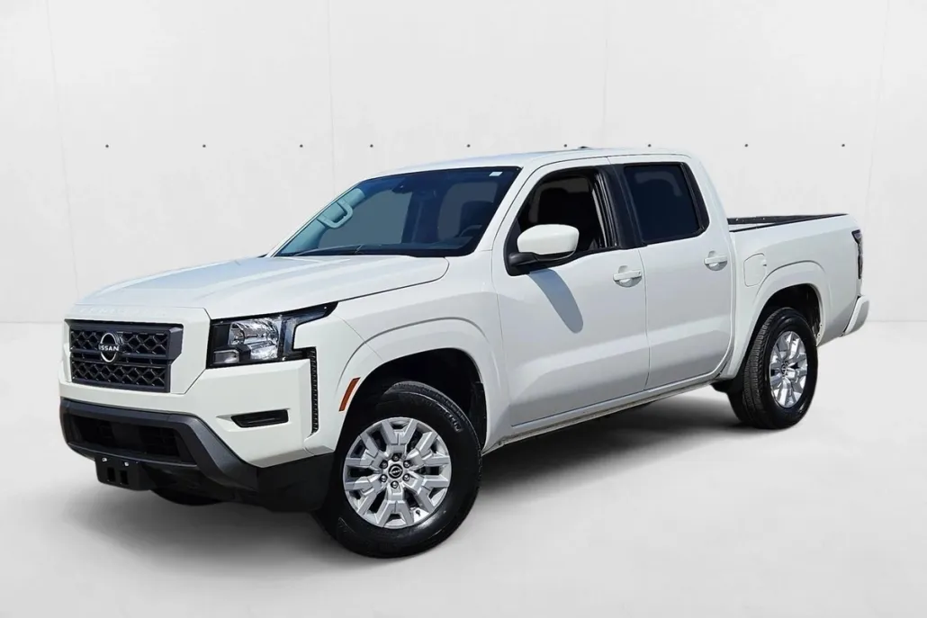 2022 Nissan Frontier SV Crew Cab photo 1