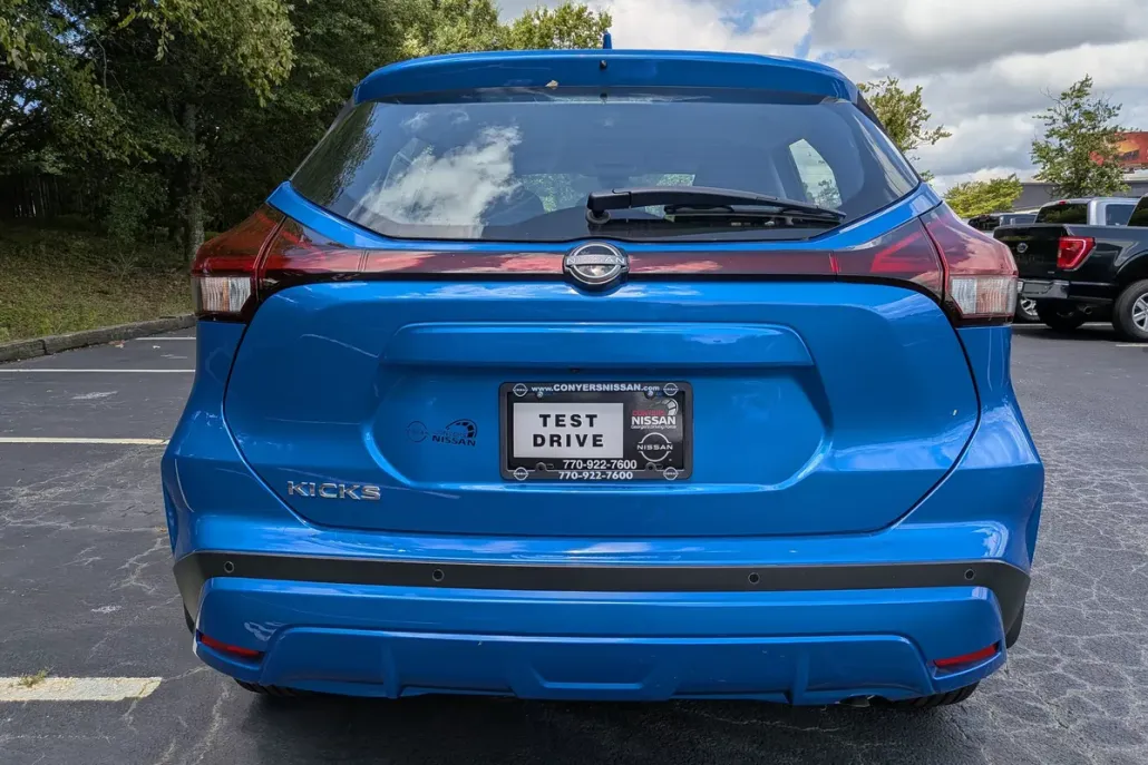 2025 Nissan Kicks Play S photo 1