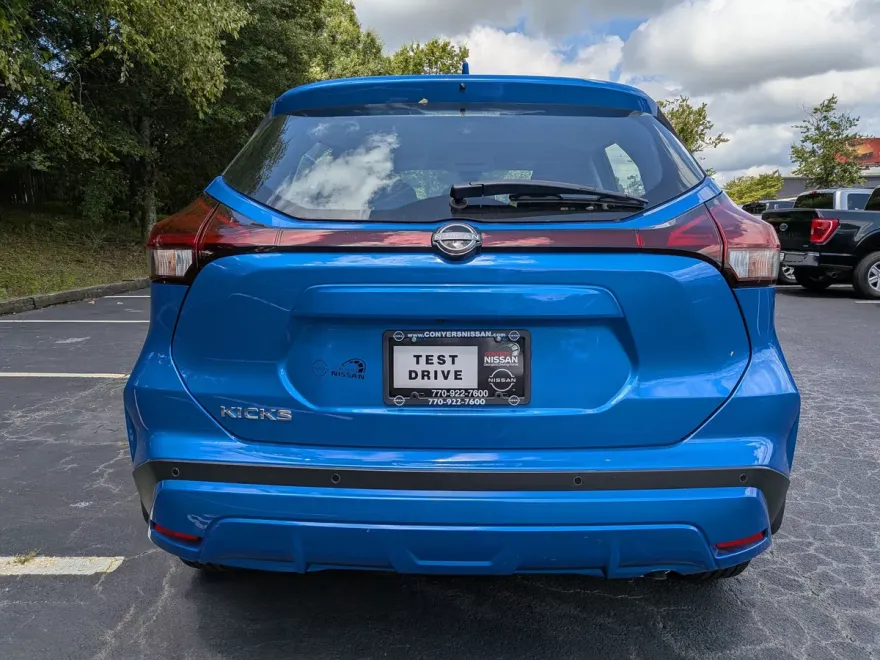 2025 Nissan Kicks Play S photo 1