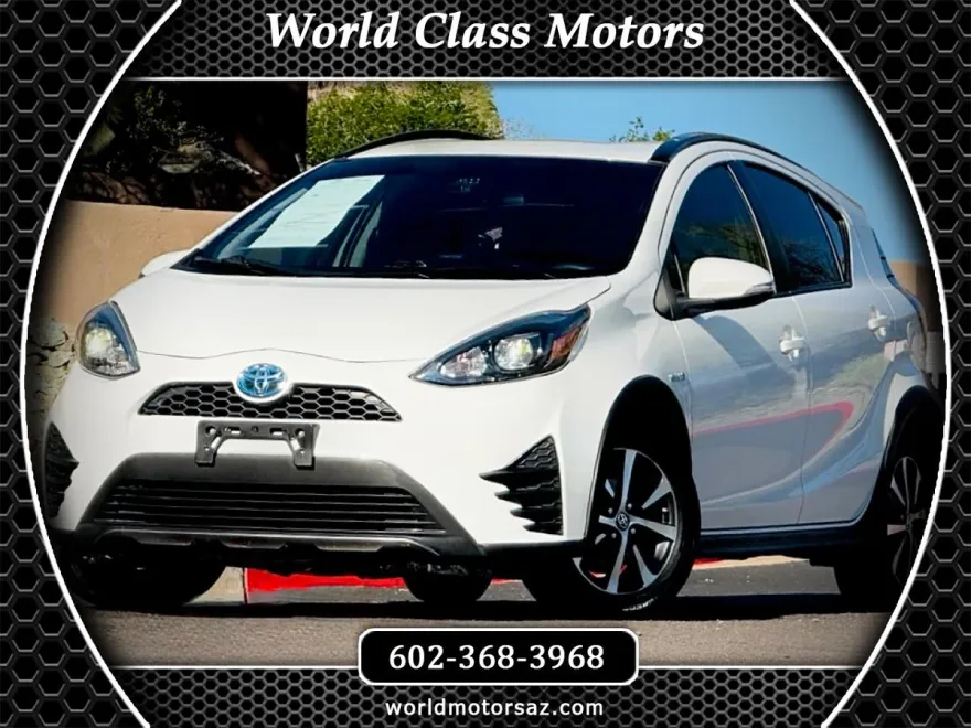 2018 Toyota Prius C Four photo 1