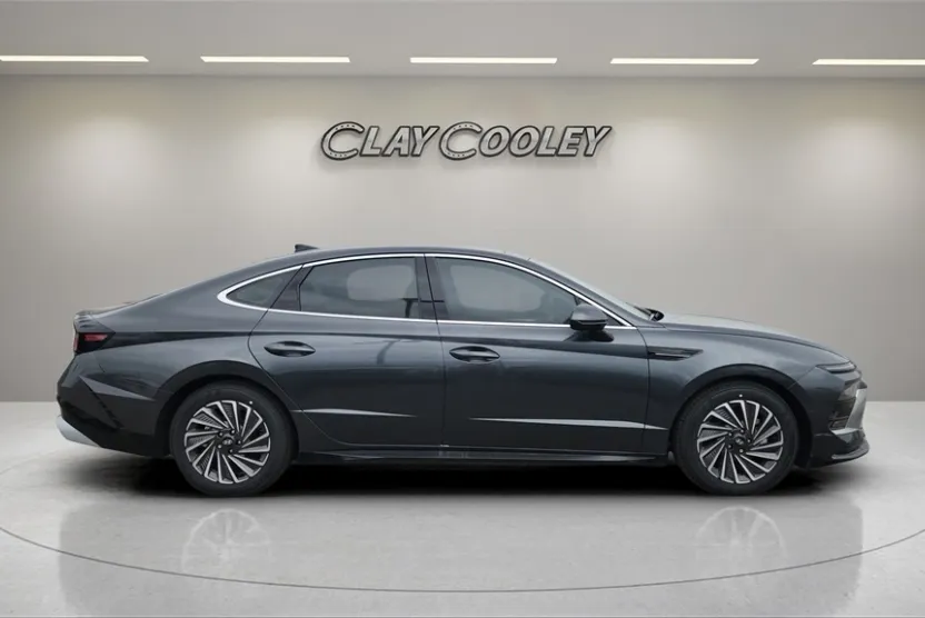 2025 Hyundai Sonata Hybrid Limited photo 1