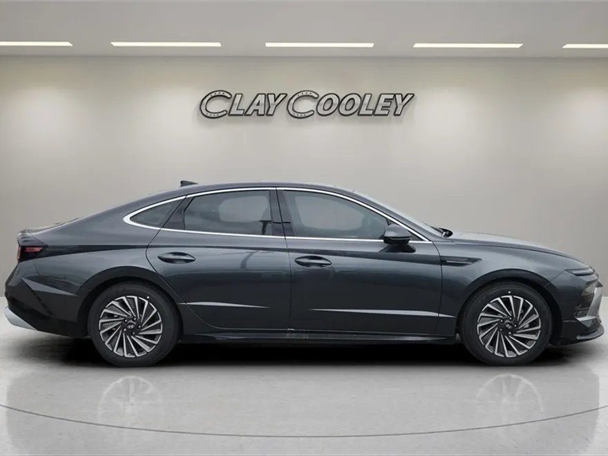 2025 Hyundai Sonata Hybrid Limited photo 1