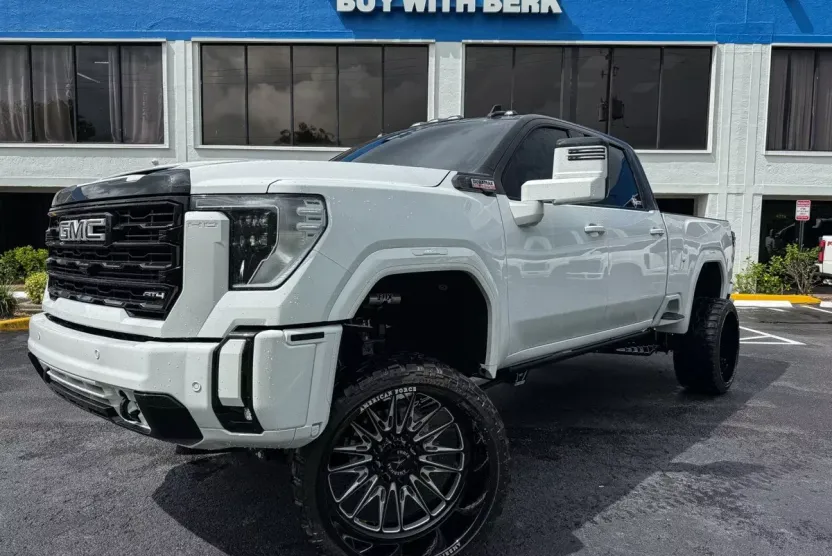 2025 Gmc Sierra AT4 photo 1