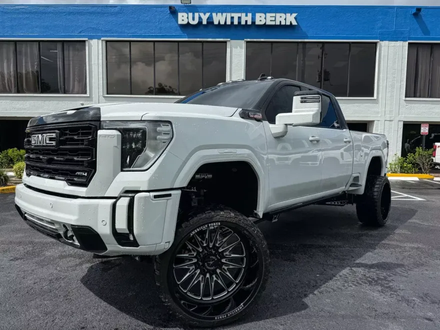 2025 Gmc Sierra AT4 photo 1