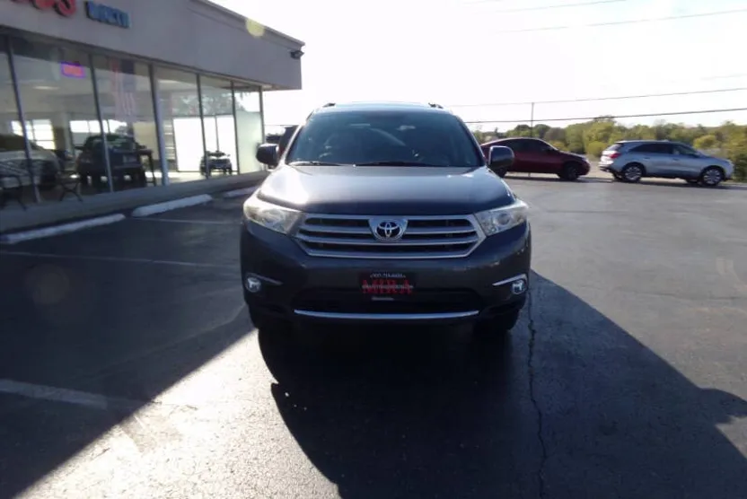 2012 Toyota Highlander SE photo 1
