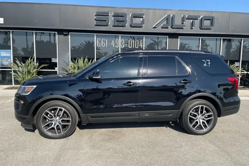 2018 Ford Explorer Sport photo 1