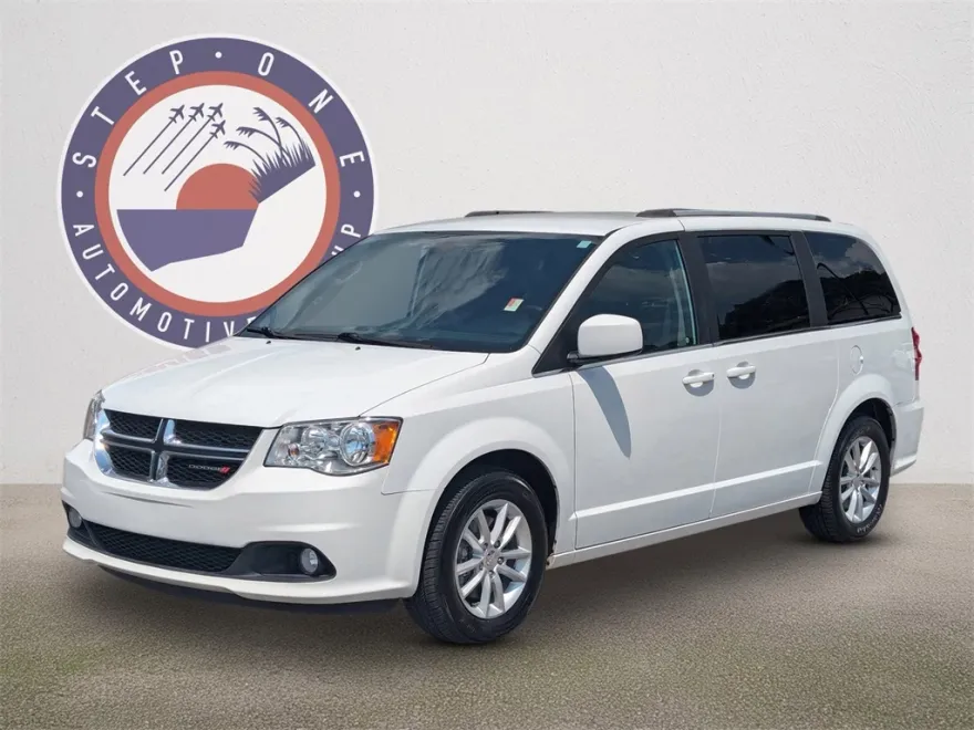 2019 Dodge Grand Caravan SXT photo 1