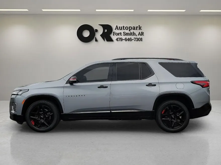 2023 Chevrolet Traverse Premier photo 1