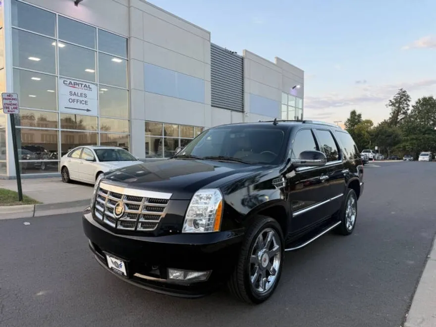2012 Cadillac Escalade Luxury photo 1