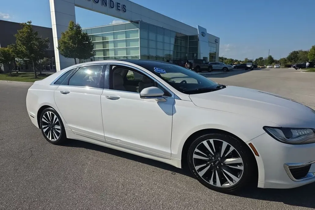 2018 Lincoln MKZ Reserve photo 1