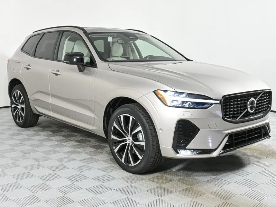 2026 Volvo XC60 B5 photo 1