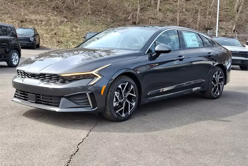 2025 Kia K5 EX photo 1