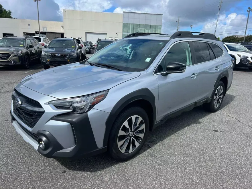 2025 Subaru Outback Limited photo 1